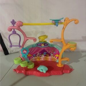 LPS Tricks and Talent Shop Playhouse Littlest Pet Shop 2006